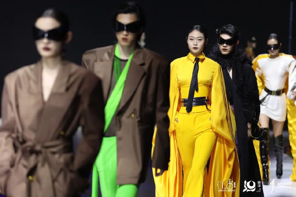 压轴大秀|逆行者 · 祁刚将面料科技进行到底···